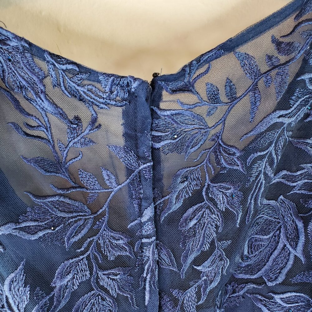 La Femme Womens Navy Floral Embroidered Mesh A-Line Gown Sz 6 - Picture 9 of 11